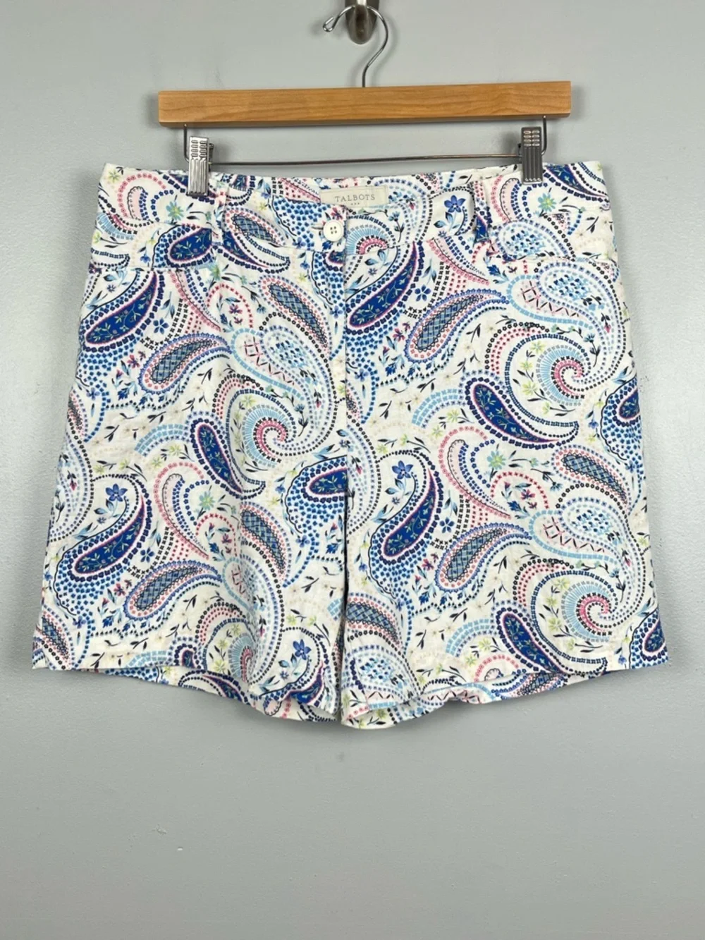 Talbots linen cotton blend paisley print flat front shorts, 12.